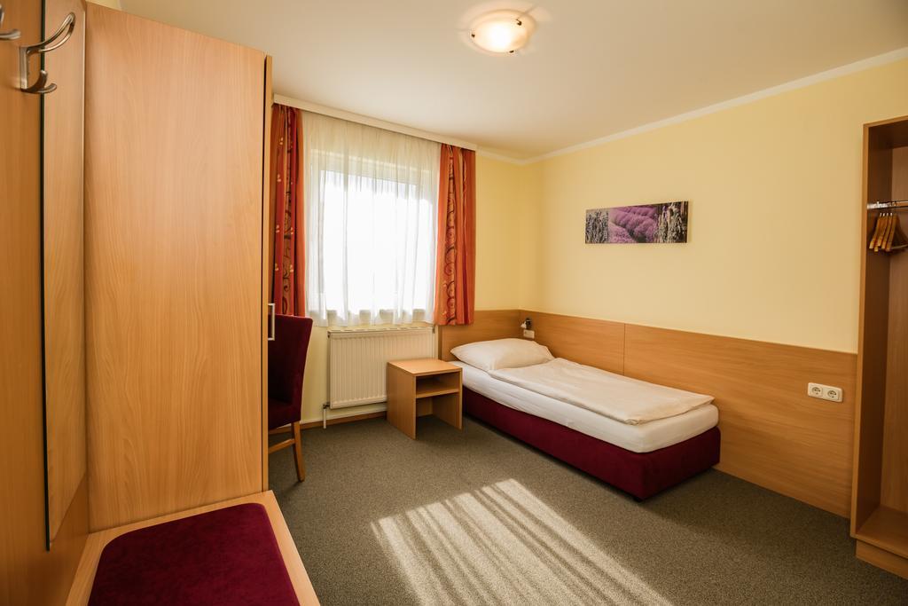 Hotel Denk Bed & Breakfast Vorchdorf Bagian luar foto